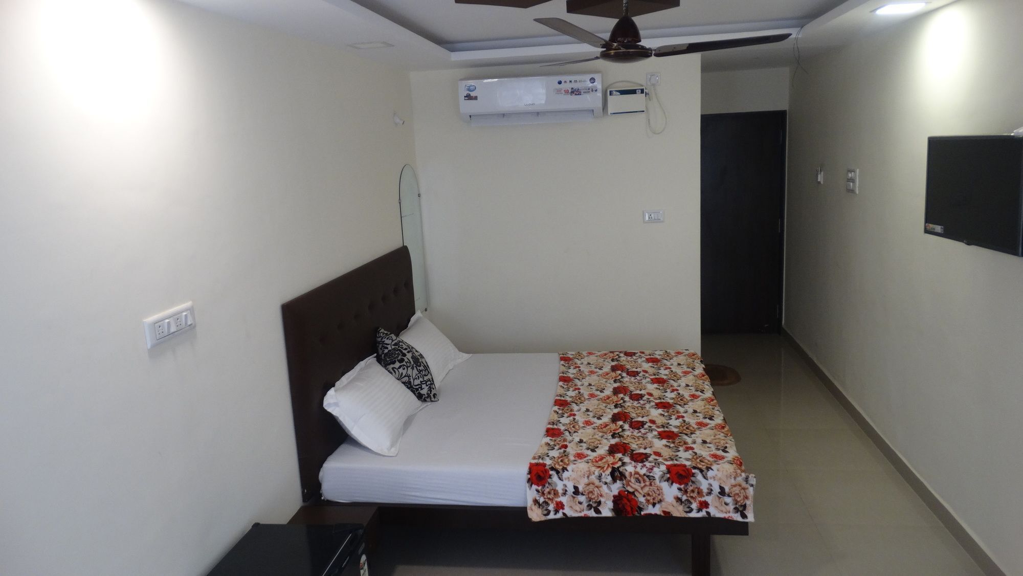 Swaraj The Goan Dream Hotel Калангуте Екстериор снимка
